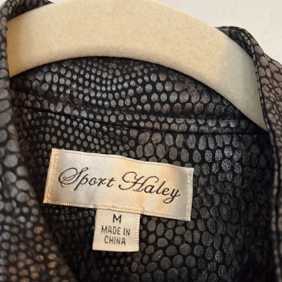 Sport Haley zipper front vest. Size Medium. - Picture 2 of 6